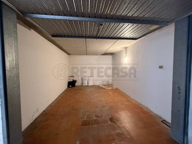 locale di sgombero in vendita a Loano