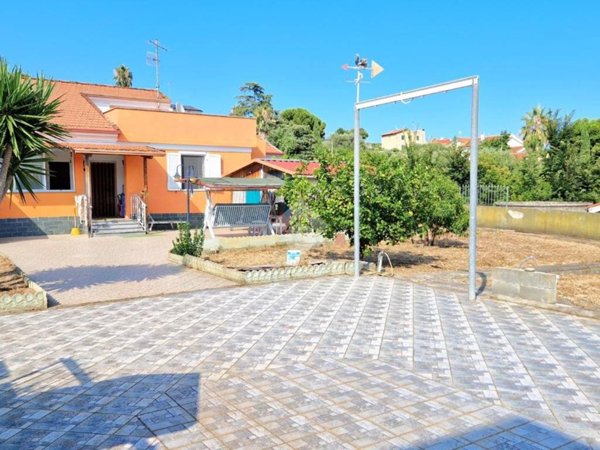 casa indipendente in vendita a Loano