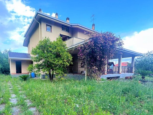 casa indipendente in vendita a Loano