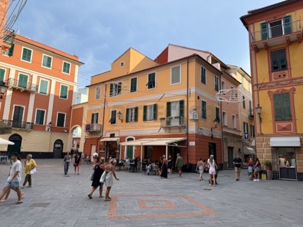 negozio in vendita a Loano
