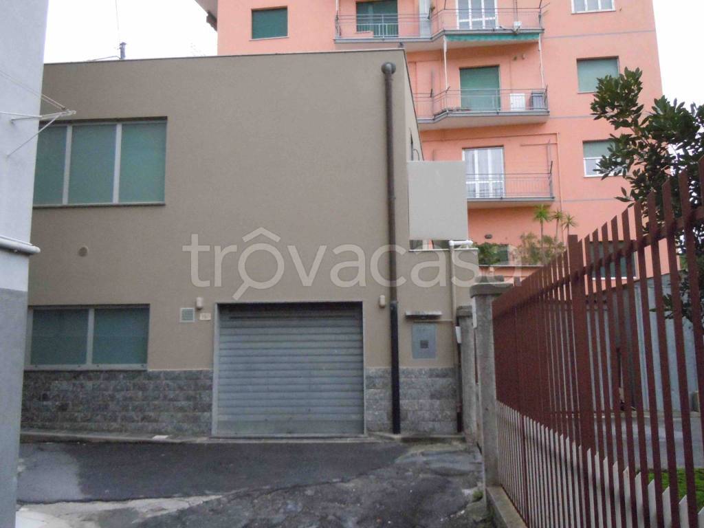 negozio in vendita a Loano