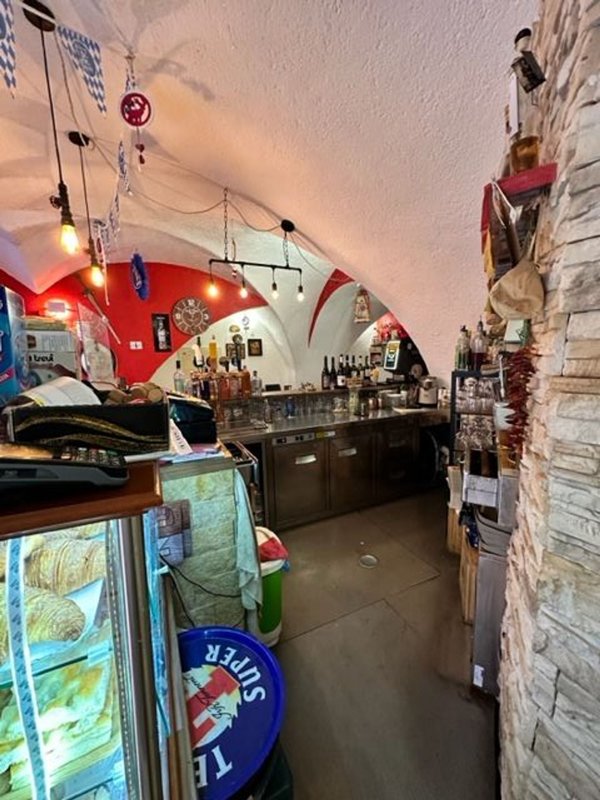 negozio in vendita a Loano