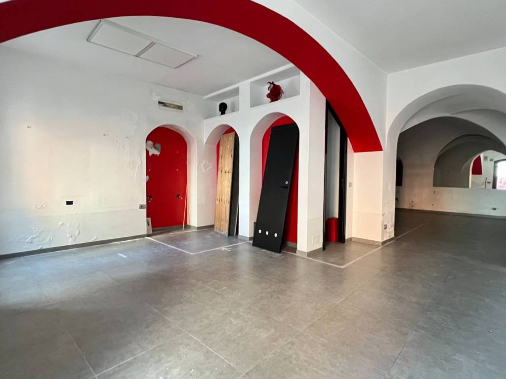 negozio in vendita a Loano