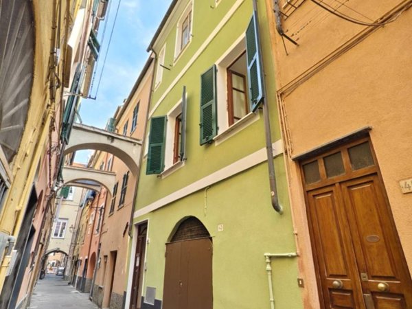 casa indipendente in vendita a Loano