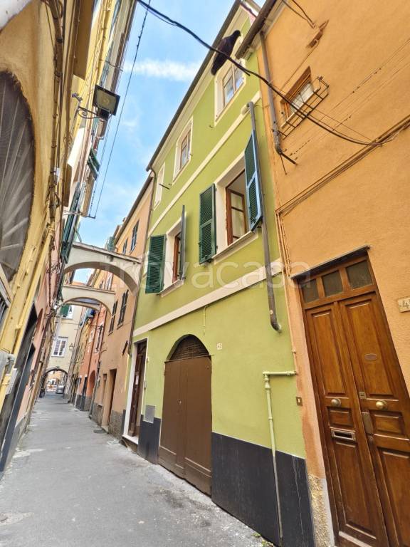 casa indipendente in vendita a Loano