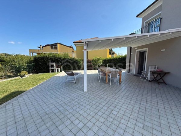 casa indipendente in vendita a Loano