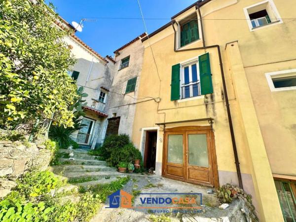 casa indipendente in vendita a Loano in zona Verzi