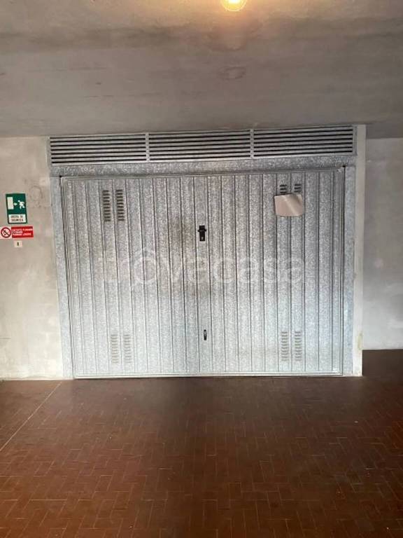 locale di sgombero in vendita a Loano