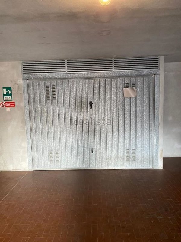 locale di sgombero in vendita a Loano