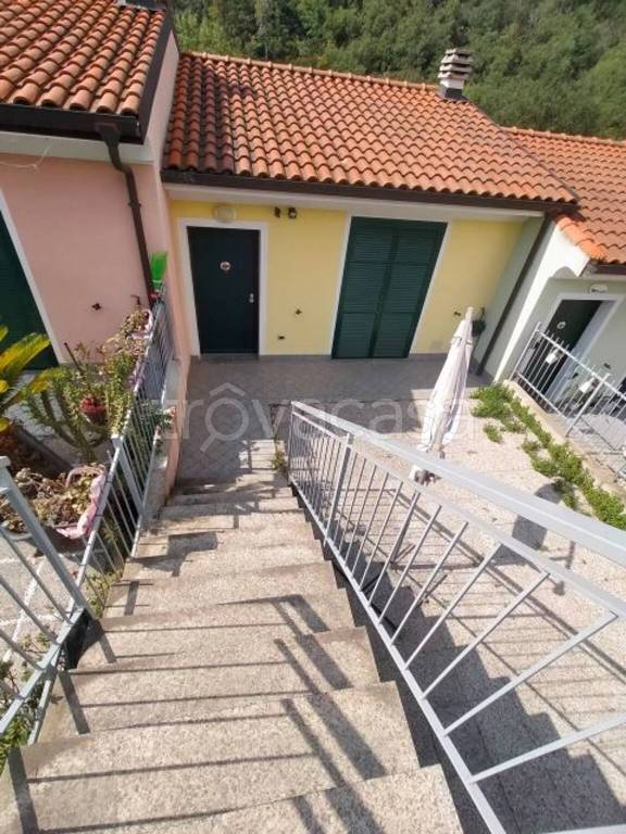 casa indipendente in vendita a Loano