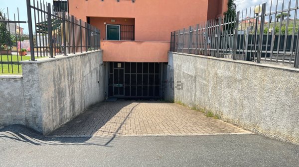 locale di sgombero in vendita a Loano