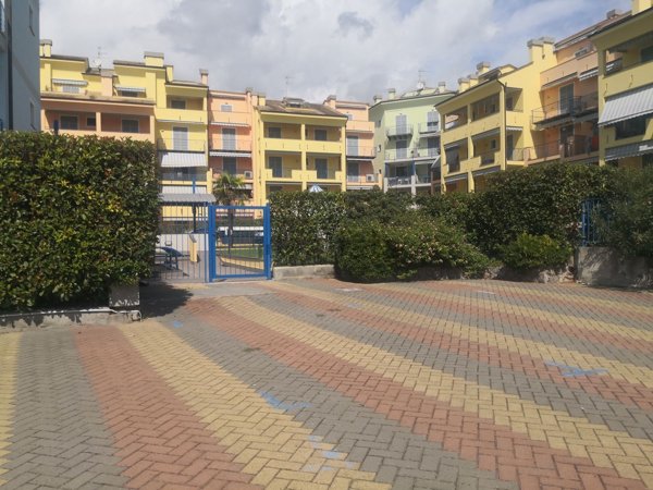 casa indipendente in vendita a Loano