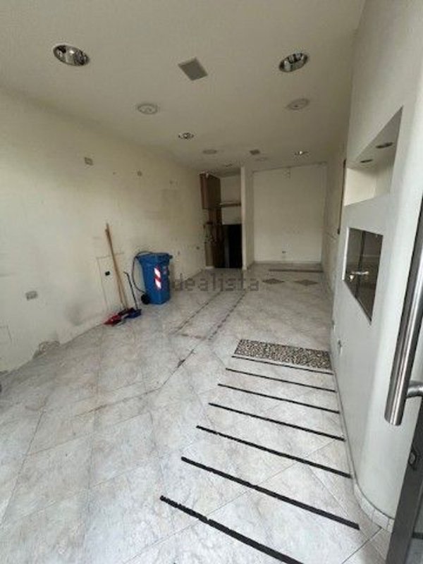 locale commerciale in vendita a Loano