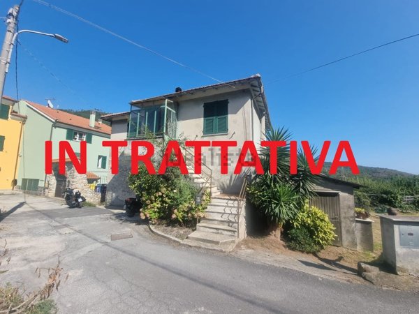 casa indipendente in vendita a Loano