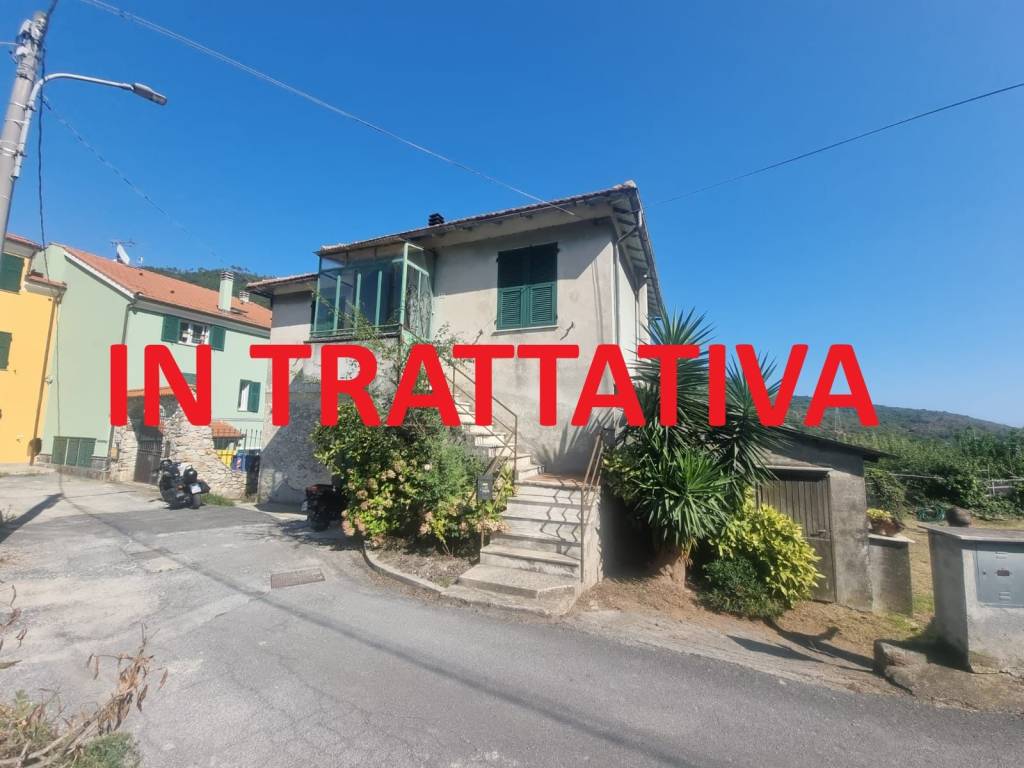 casa indipendente in vendita a Loano in zona Verzi