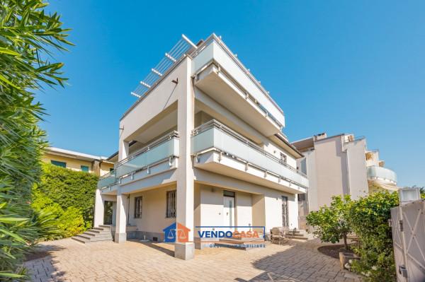 casa indipendente in vendita a Loano