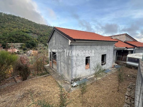 appartamento in vendita a Loano in zona Verzi