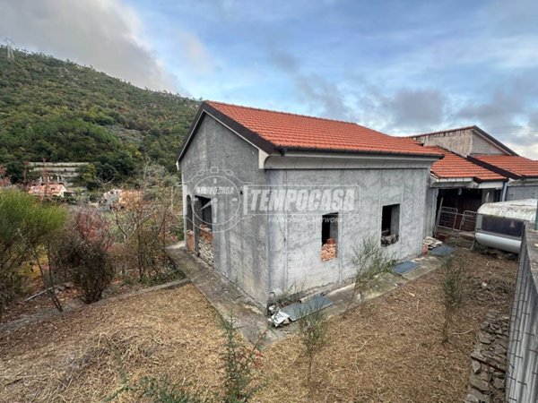 appartamento in vendita a Loano in zona Verzi