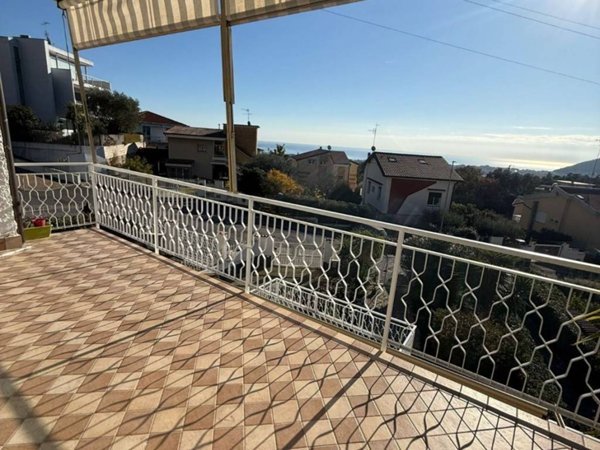 casa indipendente in vendita a Loano