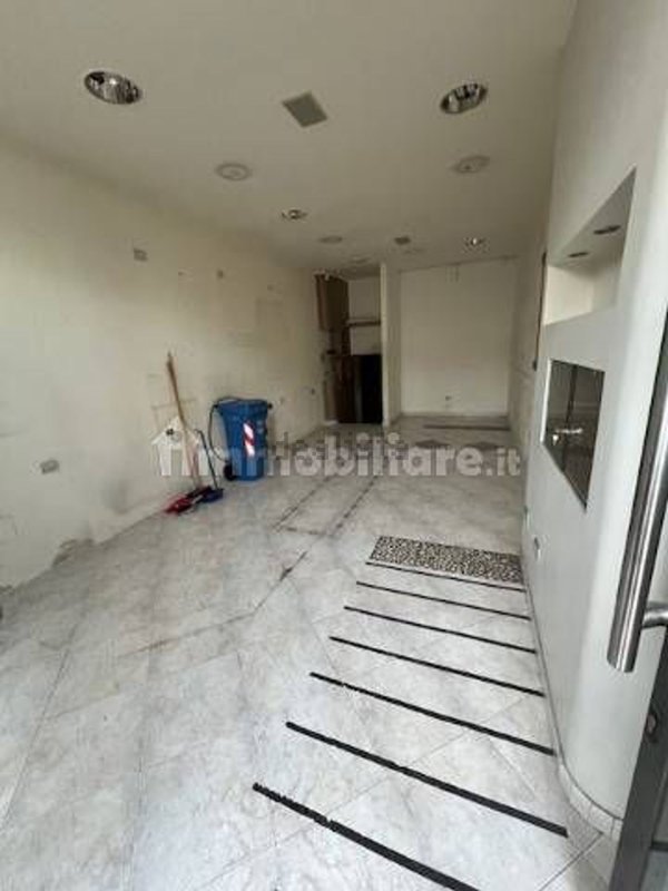 locale commerciale in vendita a Loano