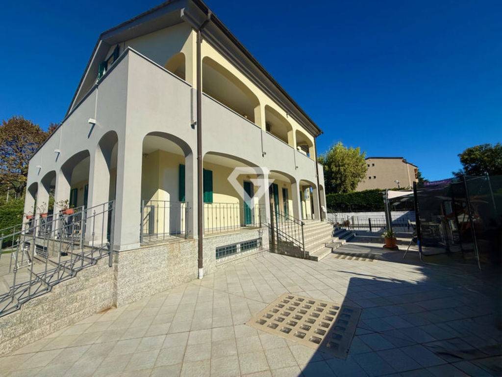 casa indipendente in vendita a Loano