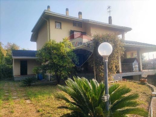 casa indipendente in vendita a Loano