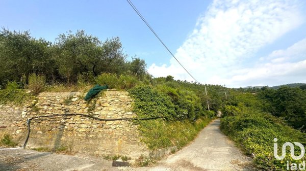 casa indipendente in vendita a Loano in zona Verzi