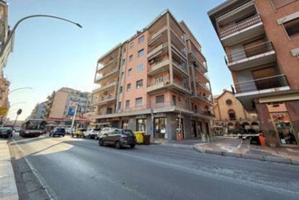 locale commerciale in vendita a Loano