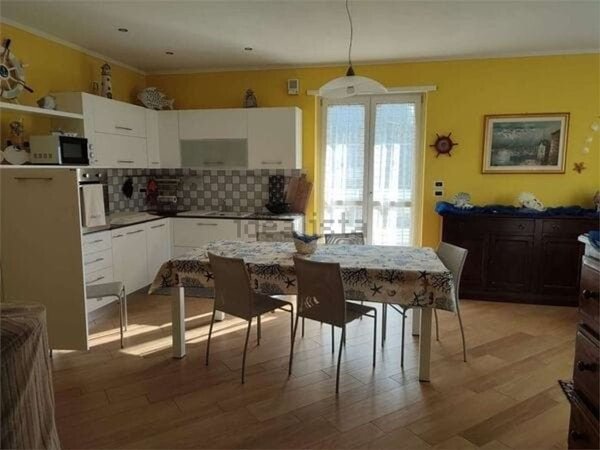 casa indipendente in vendita a Loano