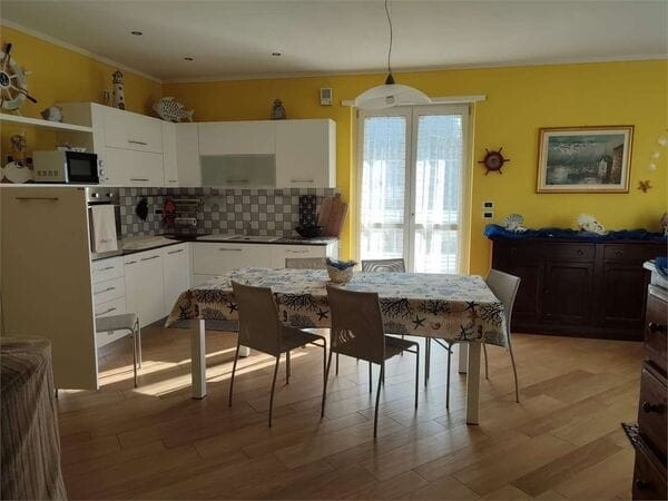casa indipendente in vendita a Loano