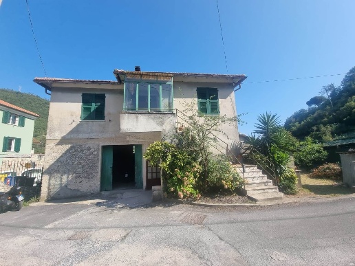 casa indipendente in vendita a Loano