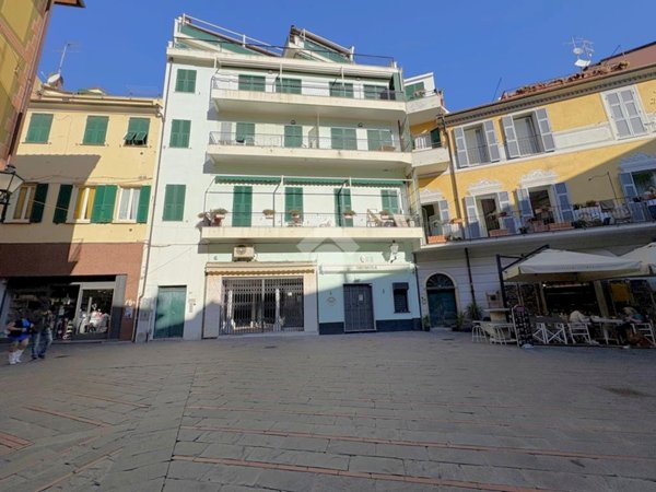 locale commerciale in vendita a Loano