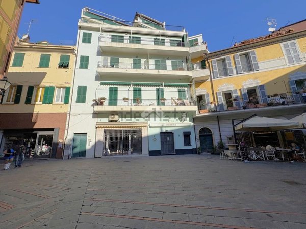 locale commerciale in vendita a Loano