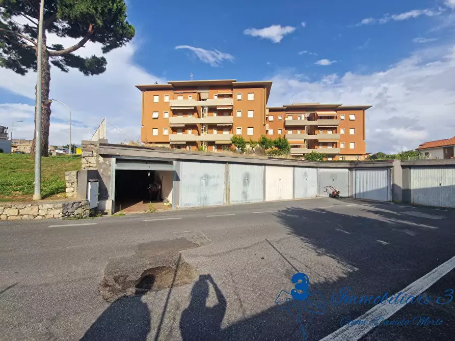 locale di sgombero in vendita a Loano