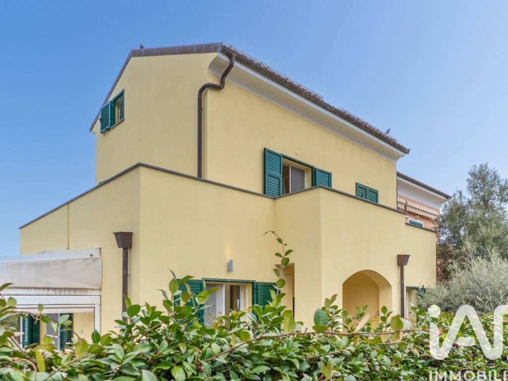 casa indipendente in vendita a Loano