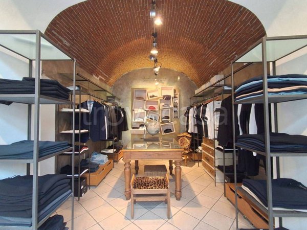 negozio in vendita a Loano