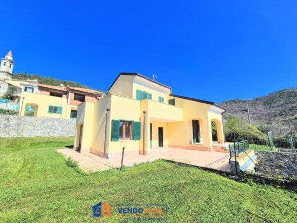 casa indipendente in vendita a Loano in zona Verzi