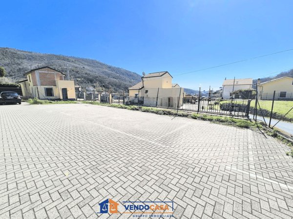 casa indipendente in vendita a Loano in zona Verzi