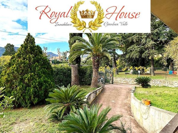 casa indipendente in vendita a Loano