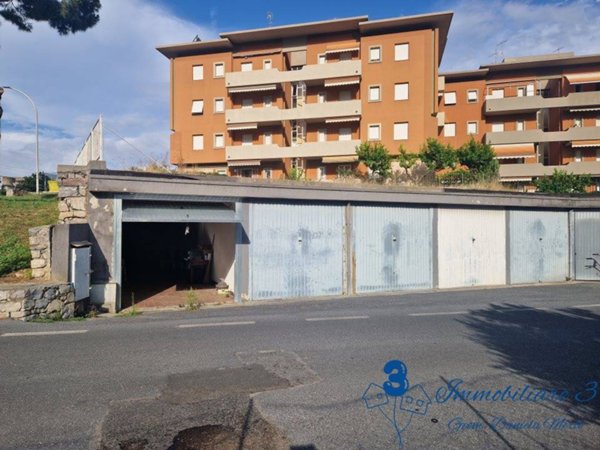 locale di sgombero in vendita a Loano