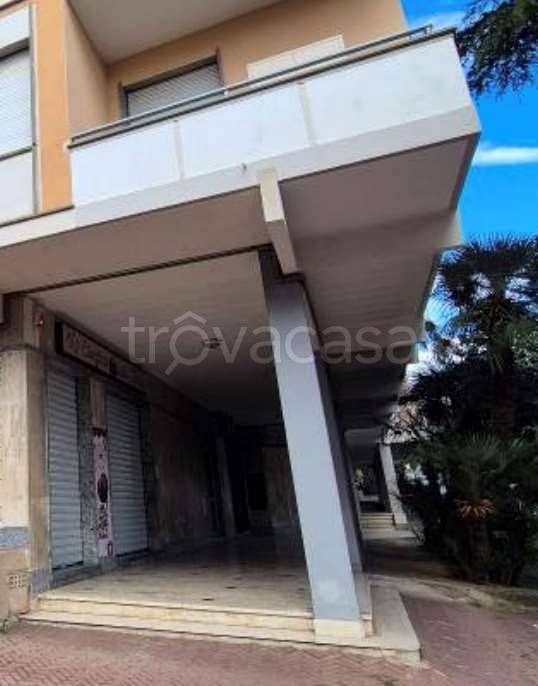 negozio in vendita a Loano