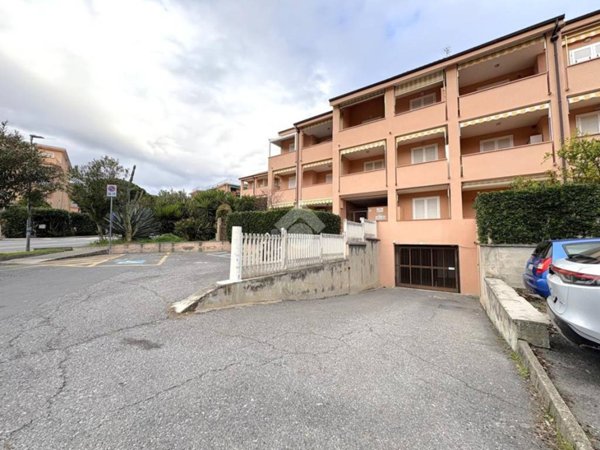 locale di sgombero in vendita a Loano