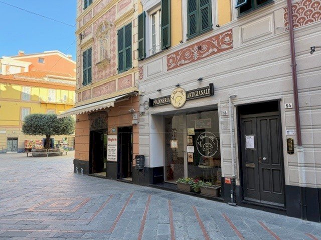 negozio in vendita a Loano