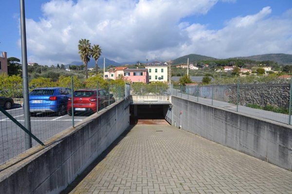 negozio in vendita a Loano