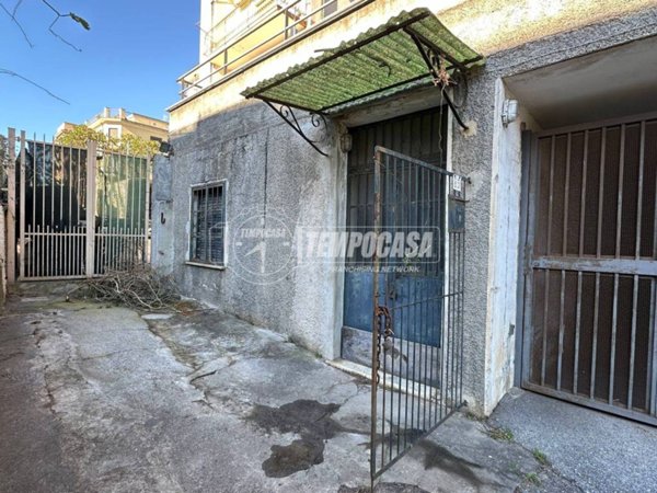 locale commerciale in vendita a Loano