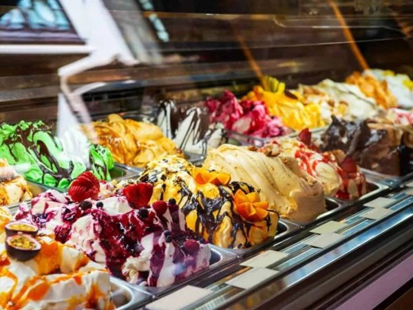 locale commerciale in vendita a Loano