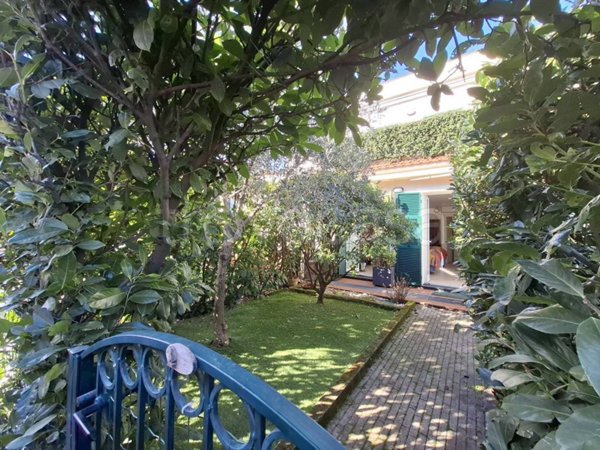 casa indipendente in vendita a Loano