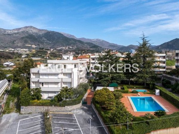 negozio in vendita a Loano