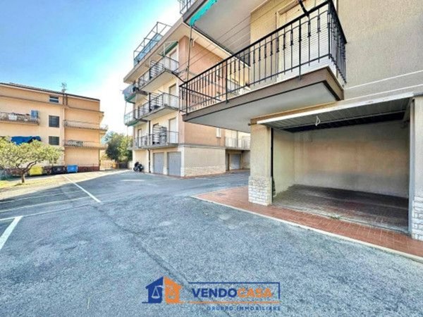 negozio in vendita a Loano