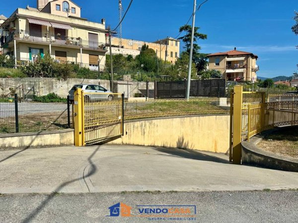 box auto in vendita a Loano